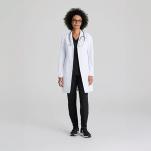 Bata Médica Femenina Barco Grace – Elegancia y Comodidad Profesional