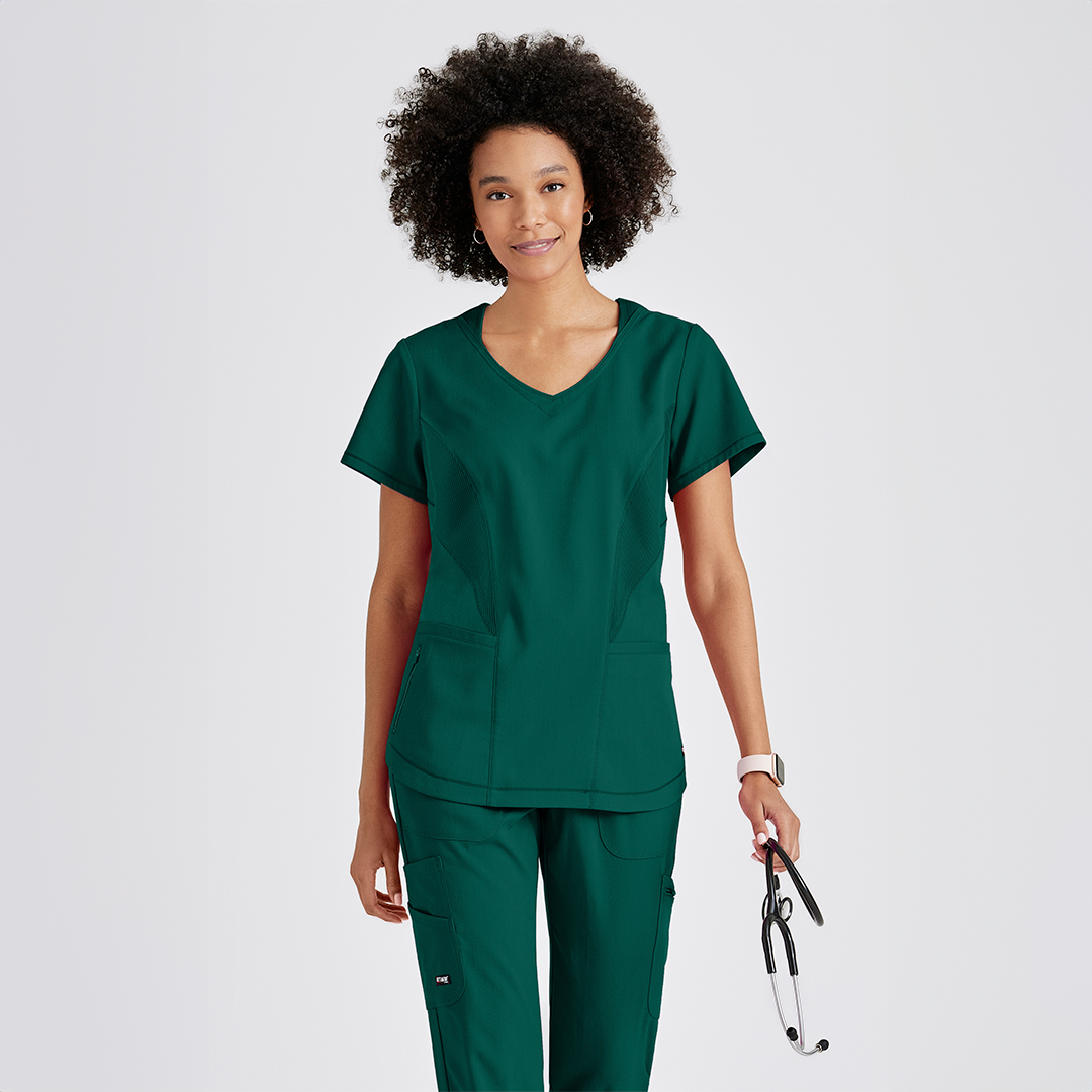 
                  
                    CAMISA DE MUJER ESTILO CARLY CUELLO V CURVO GREYS ANATOMY
                  
                