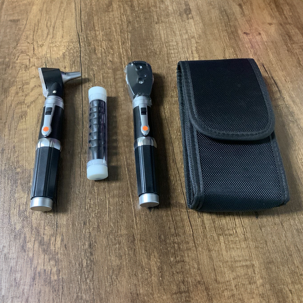 
                  
                    Conjunto de Otoscopio y Oftalmoscopio de Alta Precisión Doble Mango, MICRO MEDIC
                  
                