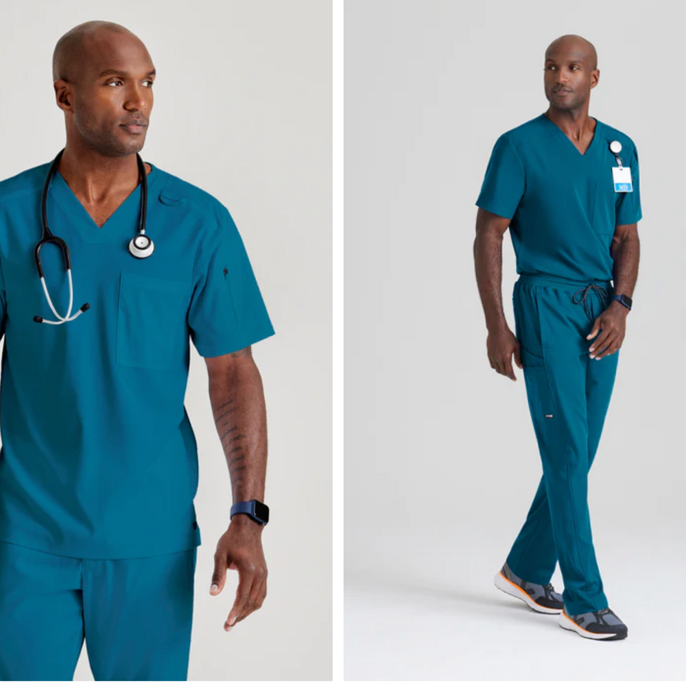 
                  
                    Camisa estilo Murphy de Grey's Anatomy, con cuello en V y 2 bolsillos, modelo GRST079, ideal para profesionales de la salud que buscan comodidad y funcionalidad.
                  
                