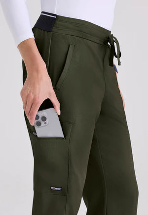 Color: Verde Olivo - detalle Pantalon Greys Anatomy Kim en Medimed Honduras