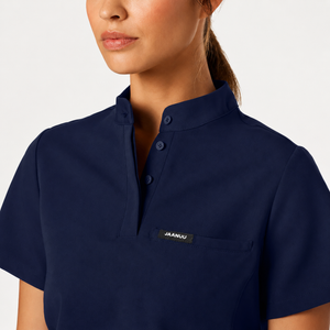 Color: Azul Marino - vista detalle Camisa Jaanuu Savi Cuello Alto en Medimed Honduras