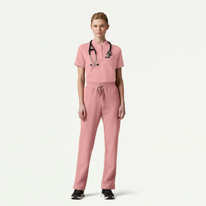 Color: Rosado Perla - vista lateral Camisa Jaanuu Savi Cuello Alto en Medimed Honduras