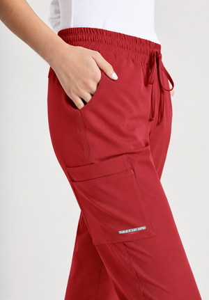 Color: Rojo Intenso - vista 4 Pantalón Jogger 4 Bolsillos Skechers Theory en Medimed Honduras