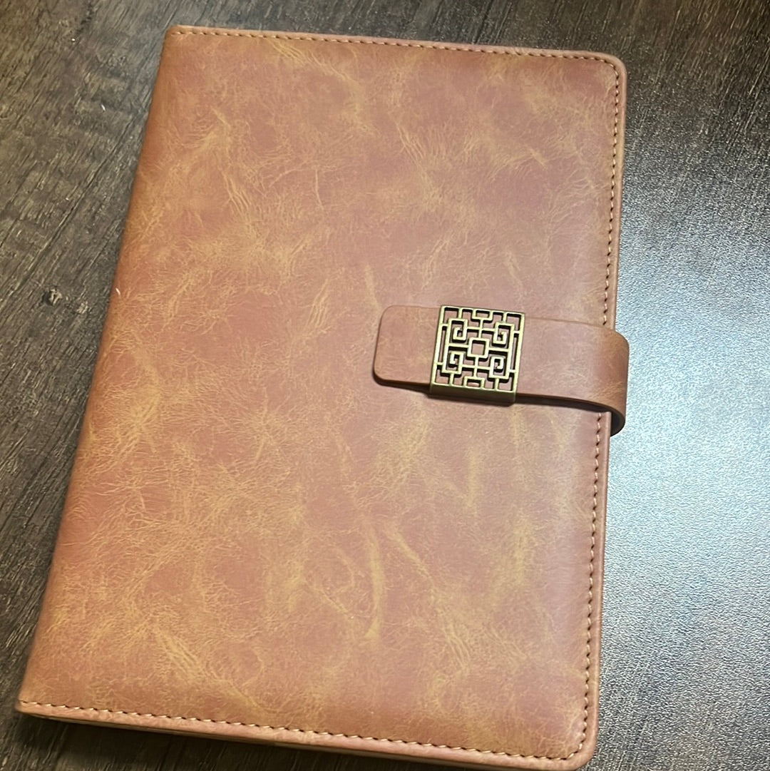 
                  
                    Penspedia Magnetic Golden Clasp Notebook
                  
                