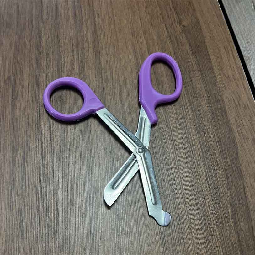 
                  
                    20 cm Trauma Scissors
                  
                